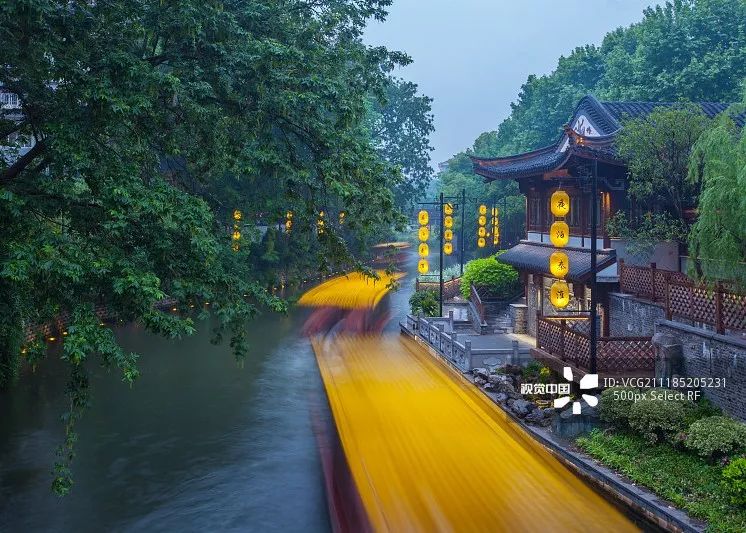 南京历史感沉重的古都,烟水南京