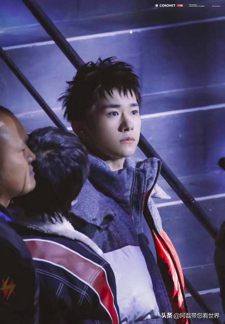 易烊千玺狗啃刘海“又奶又A”帅出新高度，这是什么神仙颜值！