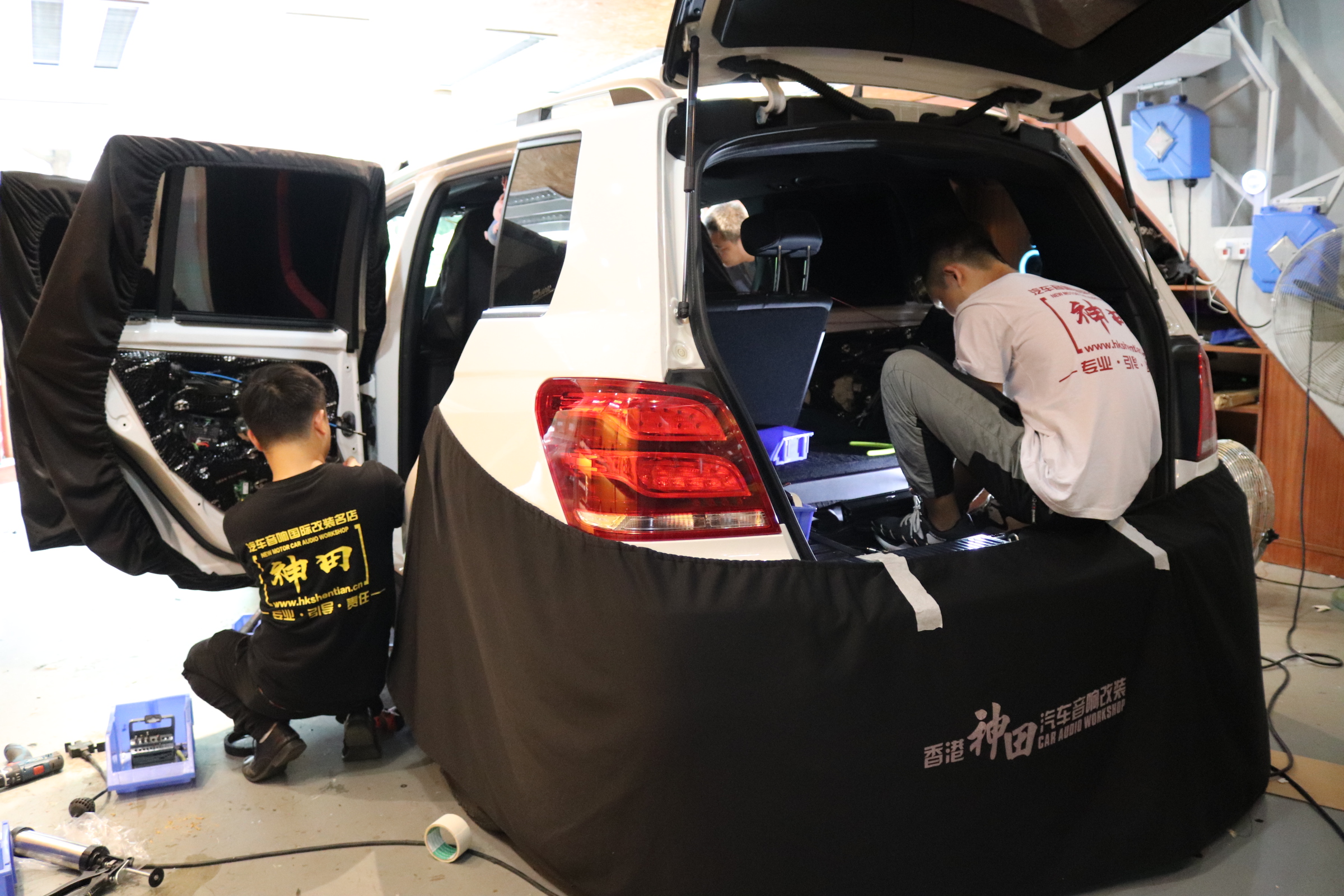 奔驰glk300改装音响,奔驰glk300音响改装方案