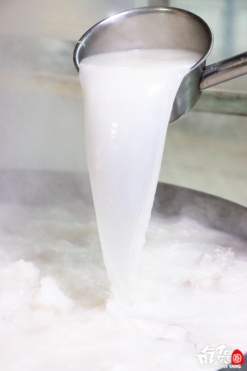 南阳这家羊肉汤，每天卖出200碗！进门先排队，羊肉包子抢着吃