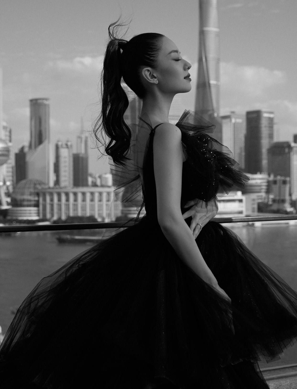 吉娜穿旗袍秀全身照,吉娜穿旗袍短款