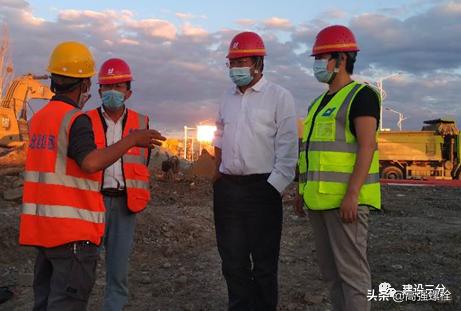 让党旗在企业高高飘扬,让中国革命旗帜高高飘扬