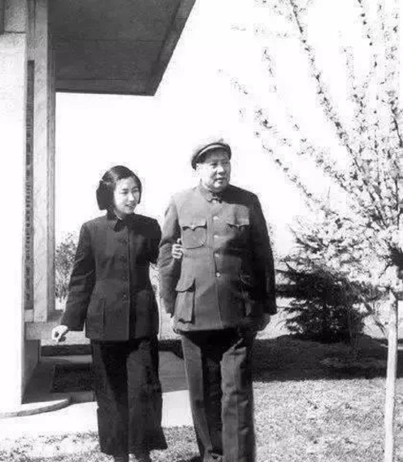 李讷和姐姐发生小摩擦,不论谁是谁非,毛主席处理方式只用这一招