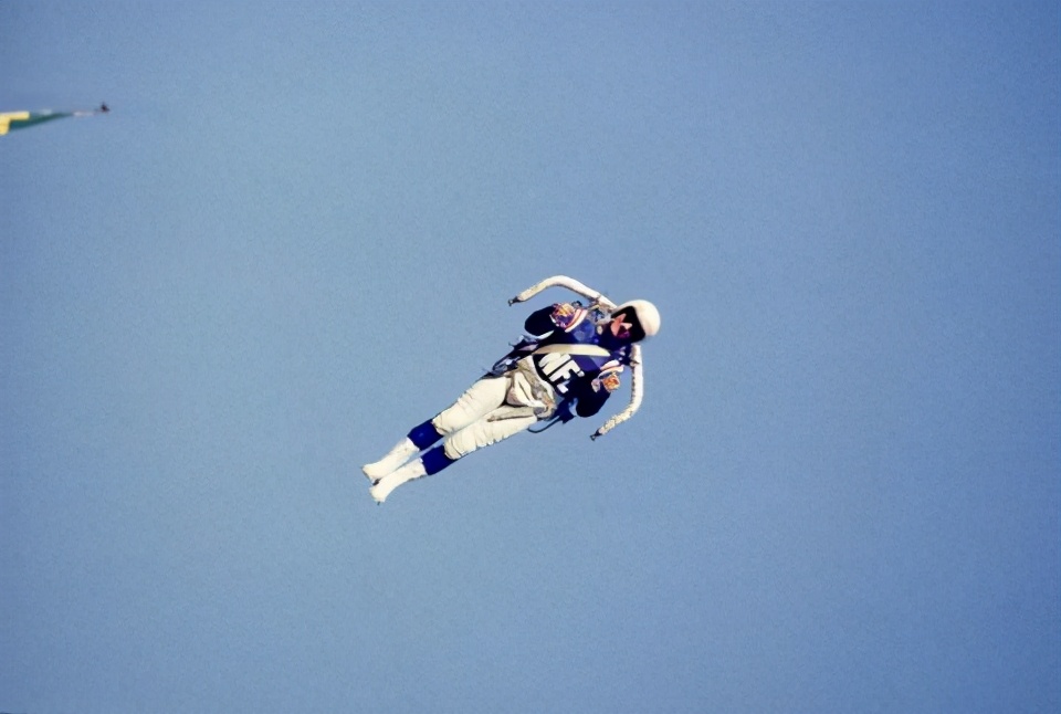 蕾哈娜超级碗中场秀,超级碗中场秀怎么火起来的