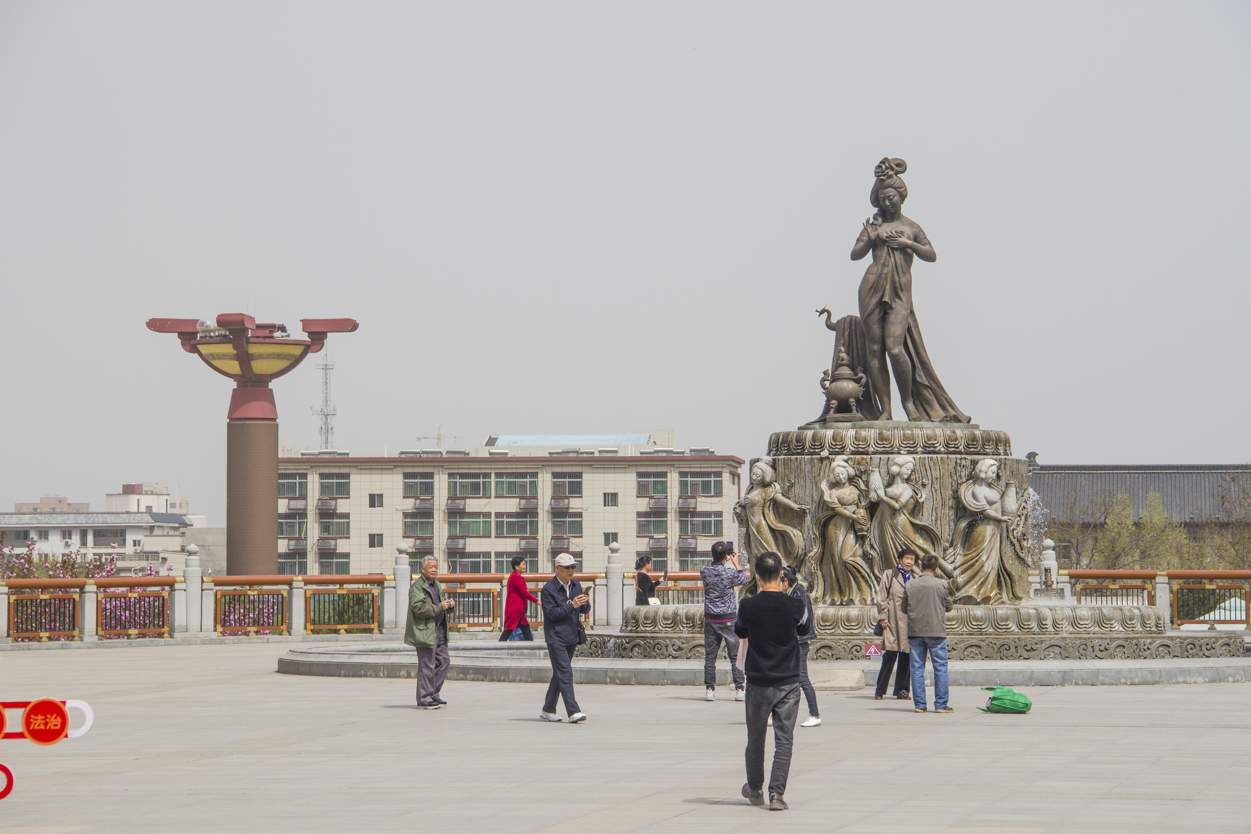 写杨贵妃华清池的诗,华清池赞美杨贵妃的诗