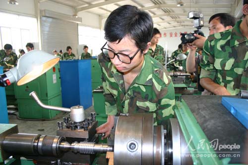 年轻人远离机械加工厂,为什么年轻人远离机械