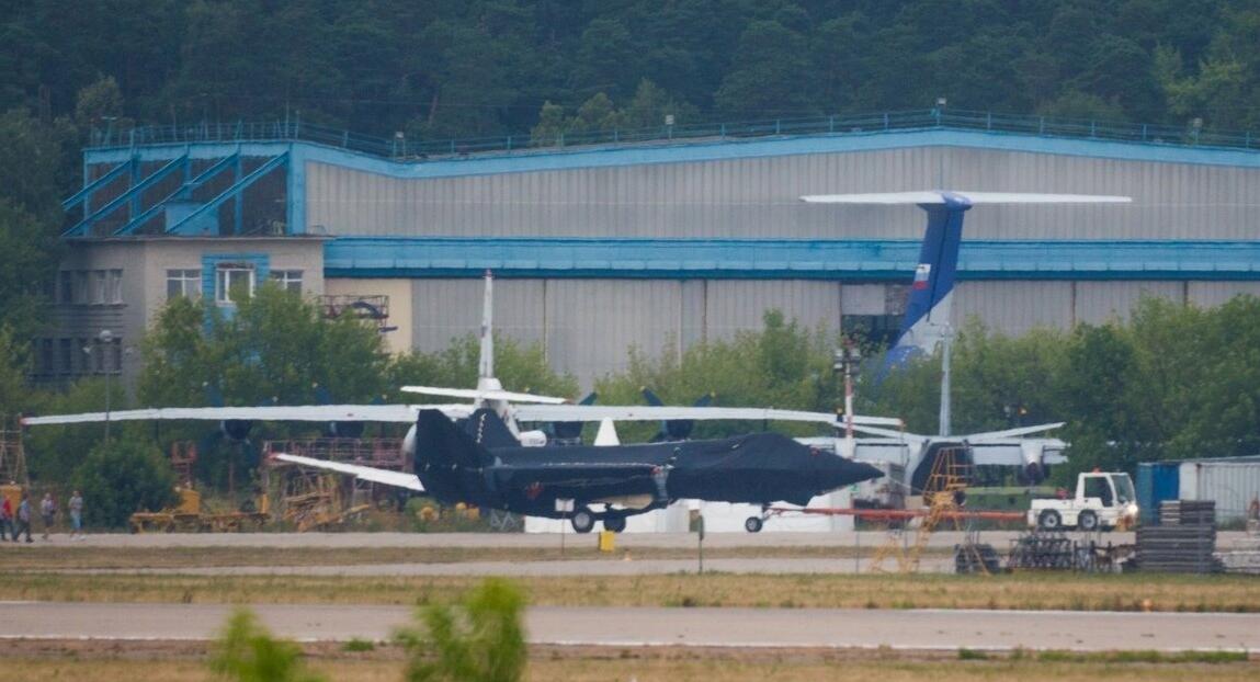 俄五代隐形轰炸机,俄新型五代战机被曝