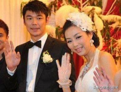 国足男足太太团,难道中国男足没有女足强吗