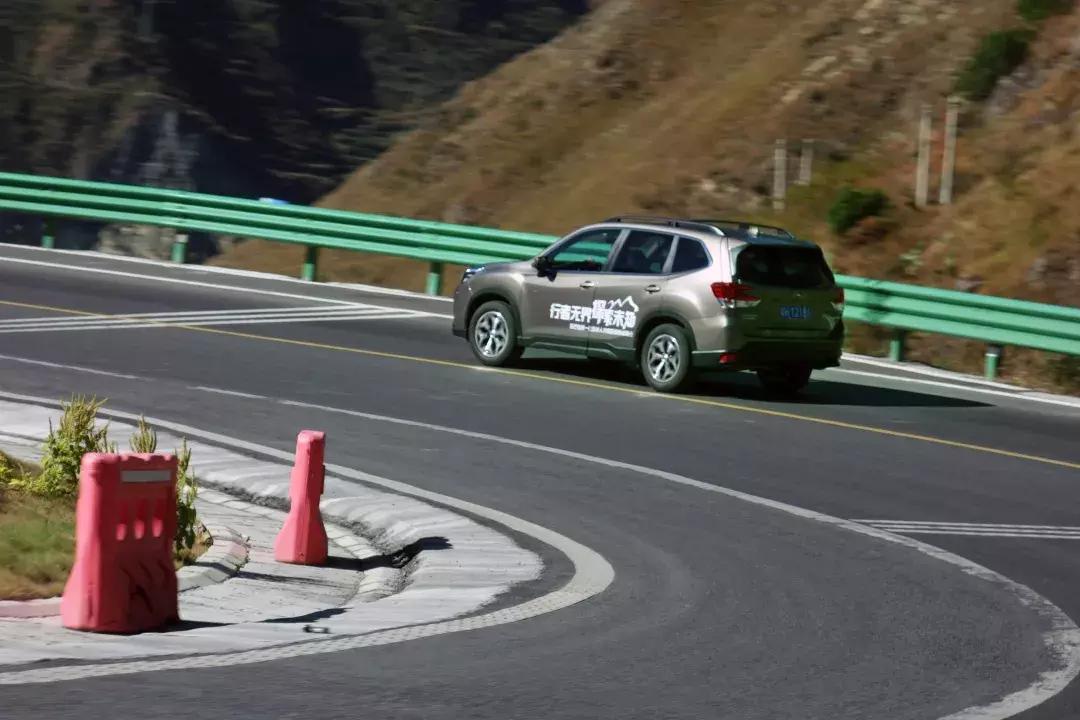 第四代森林人2.5驾驶感受,斯巴鲁森林人2.5测评