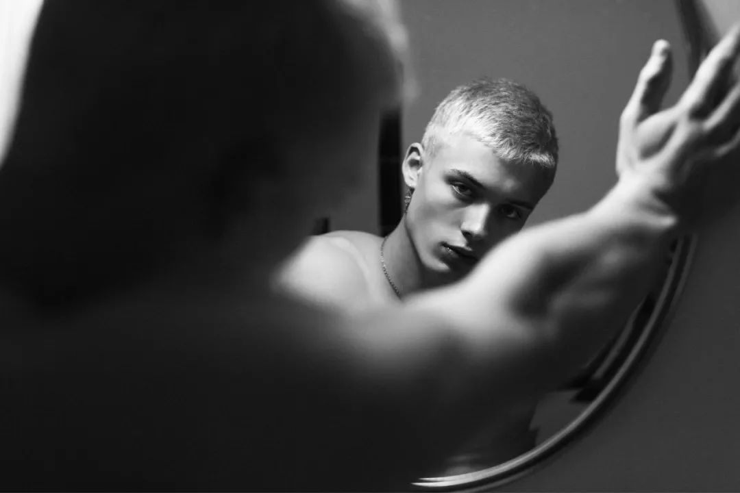 大二学生感染hiv,家人的温暖让他重拾希望!