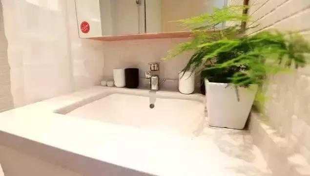 夫妻生了八个孩子在北京蜗居,北京一家四口蜗居45平米