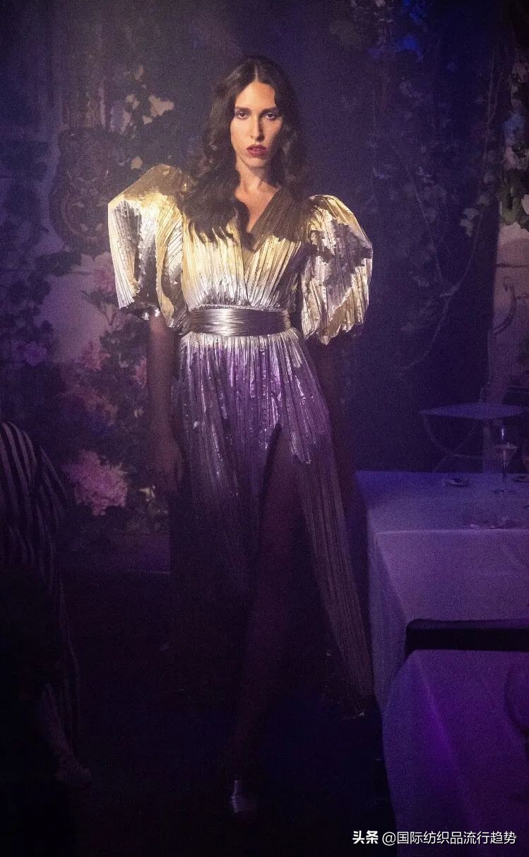 最新一季的巴黎时装秀,下一次的巴黎时装周