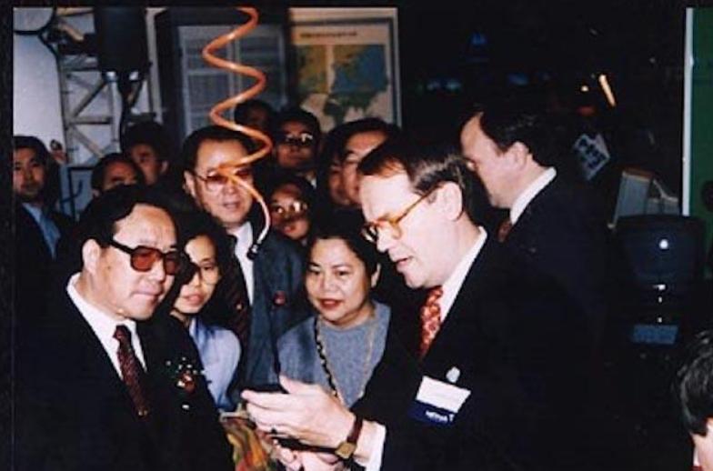 国产手机十年的逆袭路,一分钟见证国产手机逆袭史