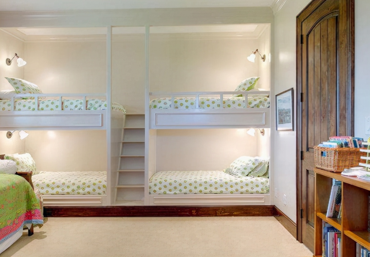 武汉多校现天价学费,武汉多所民办高校出现天价学费