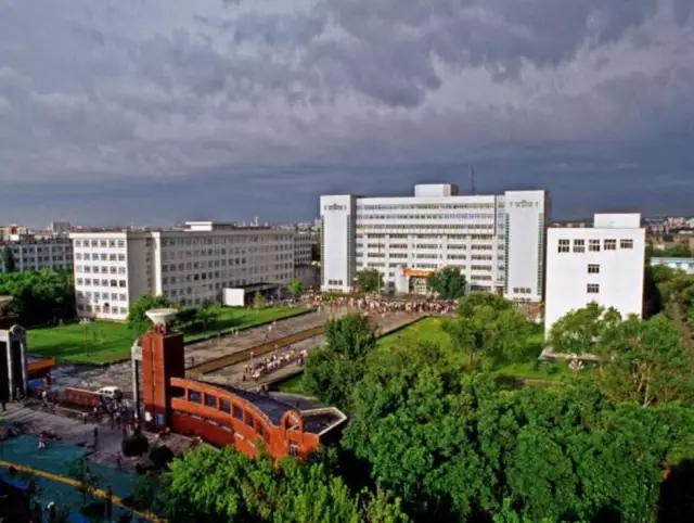 *疆新**大学!真美