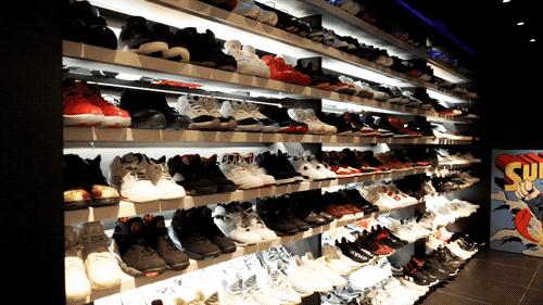 罗志祥参观萧敬腾豪宅,罗志祥家的玩具