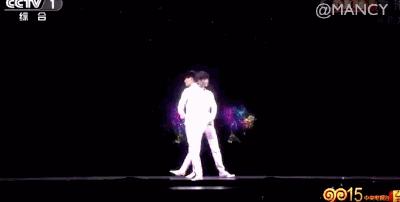 春晚、大型综艺频繁亮相的“全息技术”,为何被我们选择性屏蔽?