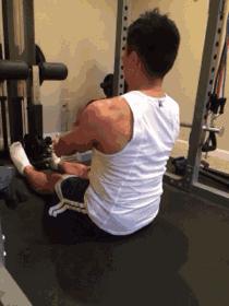 女性哑铃练背经典8个动作,健身房练背最好的6个动作