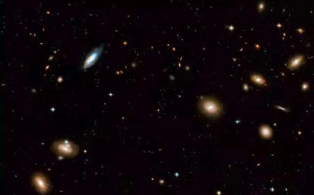 光的速度大约是每秒300000千米,光的速度每秒多少米准一点