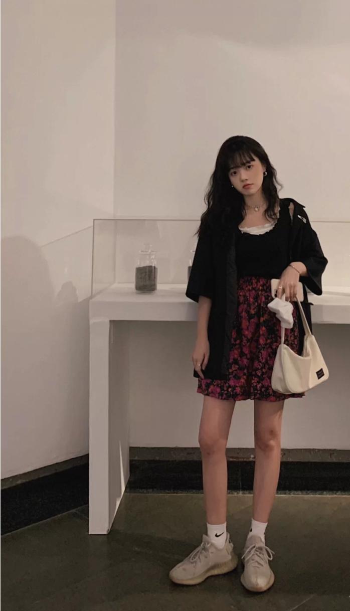 夏天穿长袜还是短袜好,夏天穿长袜好还是短袜