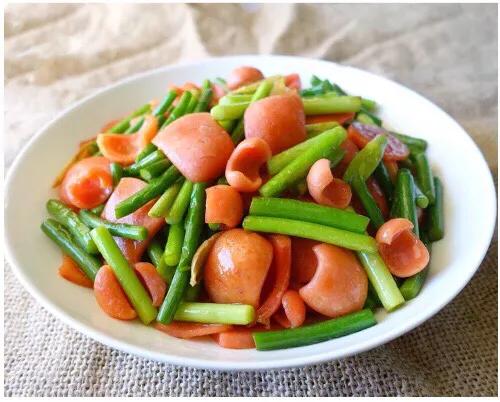 小热狗怎么做小孩子喜欢吃,热狗怎么弄适合小孩吃