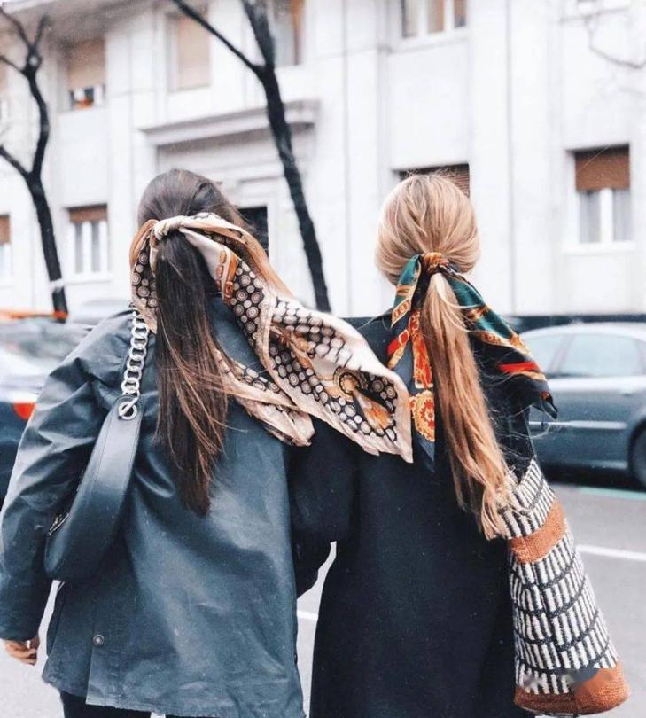 一条丝巾玩转十种时髦系法,拿走不谢丝巾的五大最时尚系法