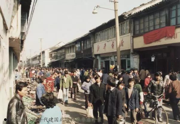 塔弄东起建国路,西止少年路,长305米,在明朝以前名塔儿弄