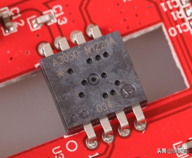 仅¥69元:PUBG固件级优化+1680万色RGB灯效+9键多模+赛车设计感