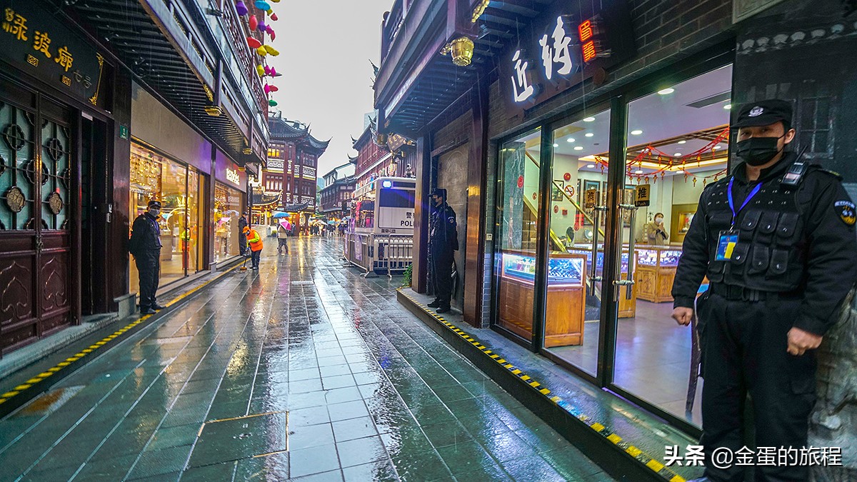 直击今年上海城隍庙豫园灯会,免费的豫园灯会在硬撑,并不建议去