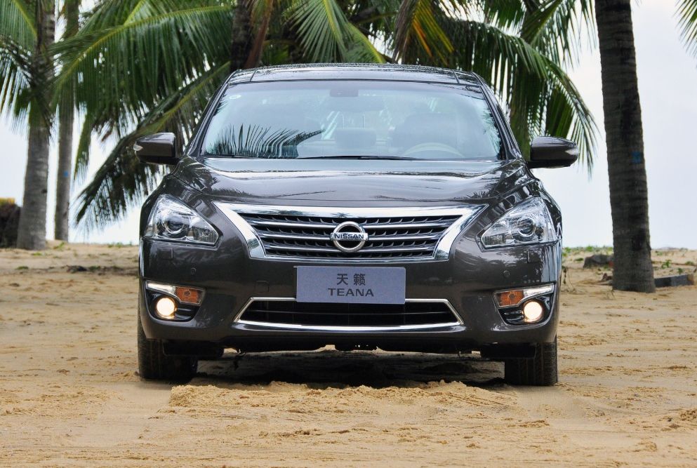 13万买来天籁公爵给你极致享受,3.0性能*萨特帕**在你头上暴扣