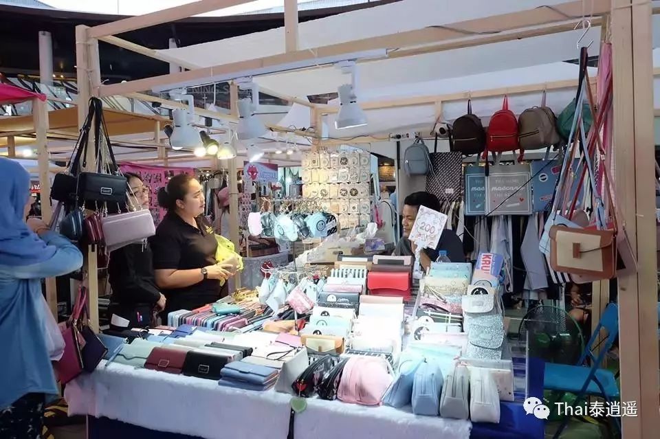 IDEO东方双子星|距BTS素坤逸线Bangna站250米，13.5万泰铢/㎡起与世界级地标购物中心为邻