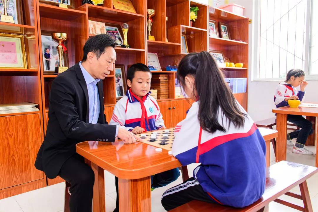 师者仁心香远益清怎么理解,师者仁心香远益清什么意思