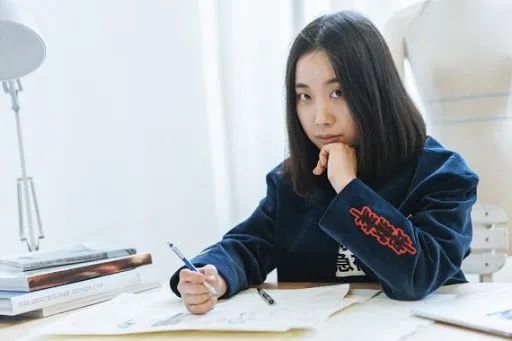 穿jk的女生不容易,穿jk的女孩是不是很难追