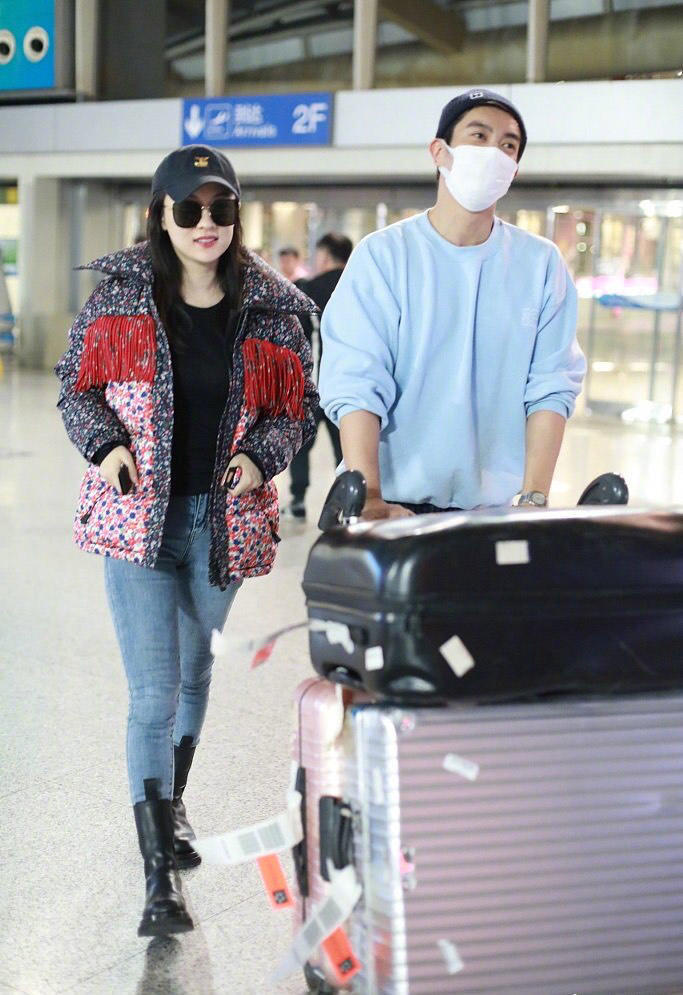 霍思燕黑色大衣穿搭,霍思燕穿搭日常图片