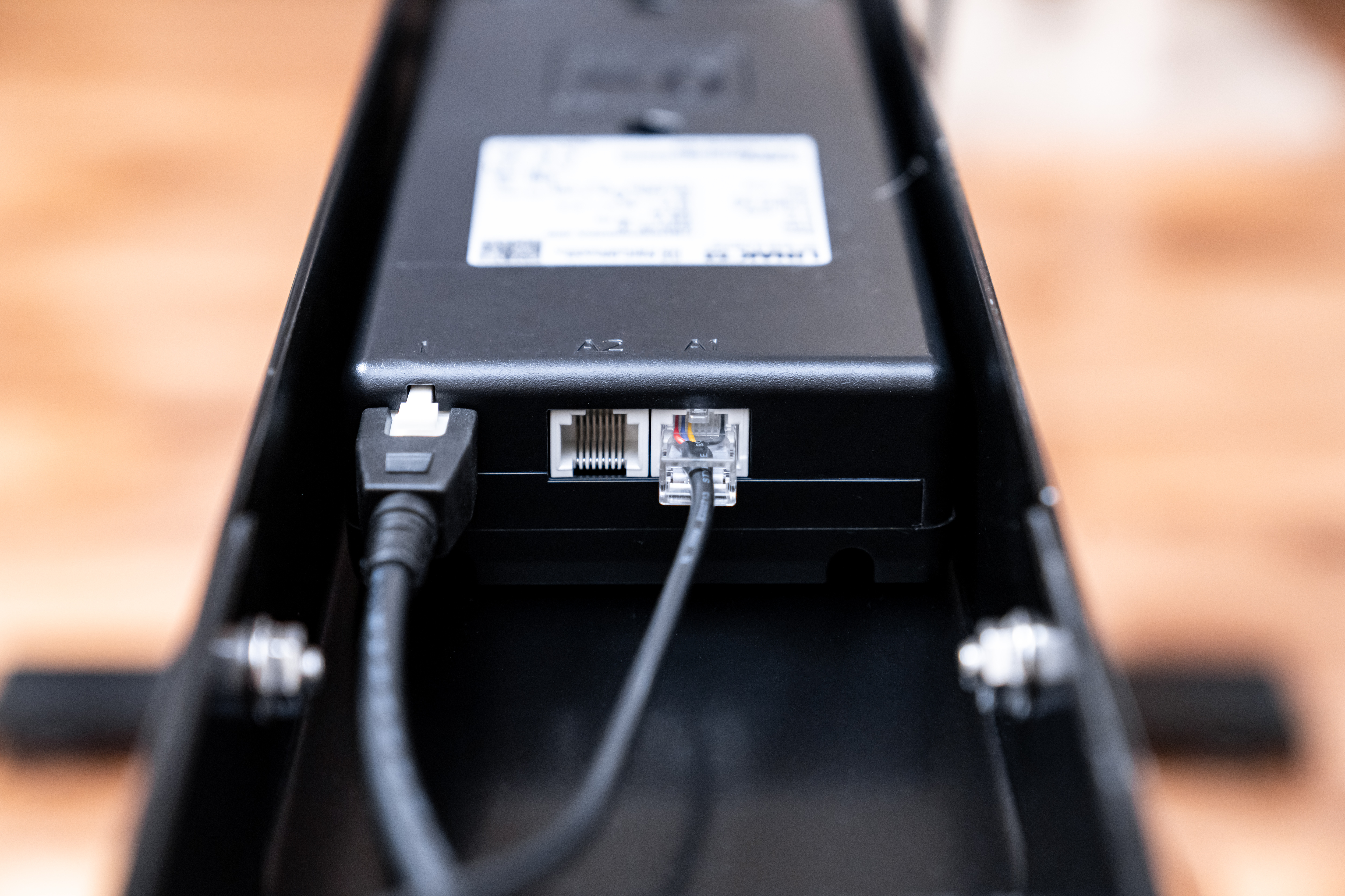 怎样买电动升降桌划算,电动升降桌如何选板材