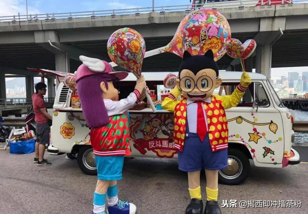 过分美丽!圣诞灯饰点亮香港:泰迪熊、比卡超、布丁狗陪你过圣诞