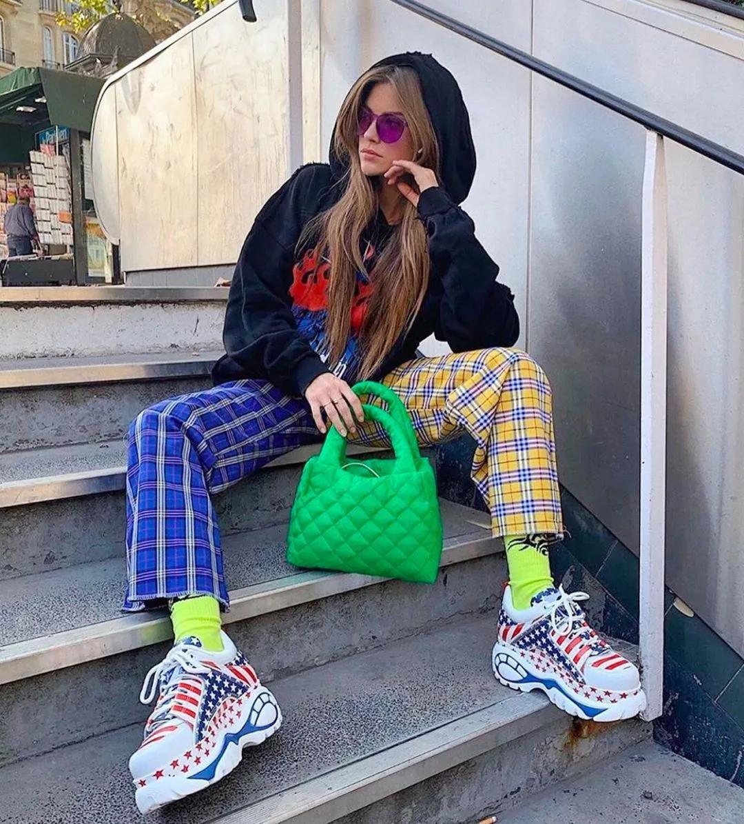 瀹嬪闇忓瓱缇庡矏鍚岀┛绱壊瑗胯,瀹嬪闇忓瓱缇庡矏绌挎惌