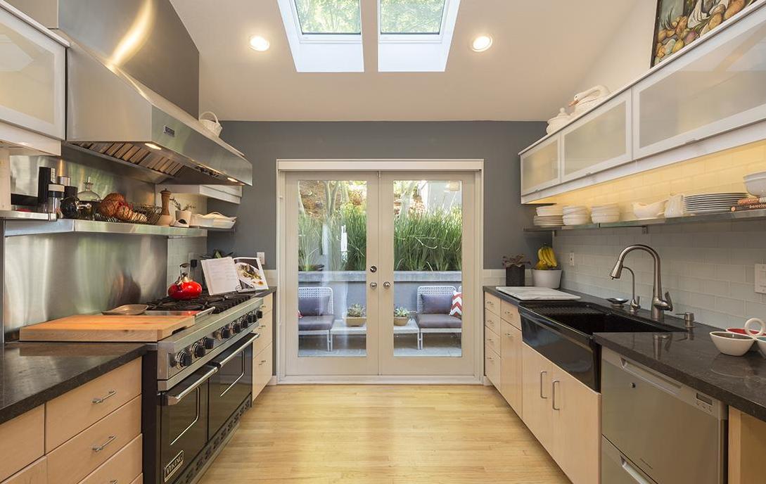 厨房油烟油垢怎么清理,厨房油垢味太重怎么办