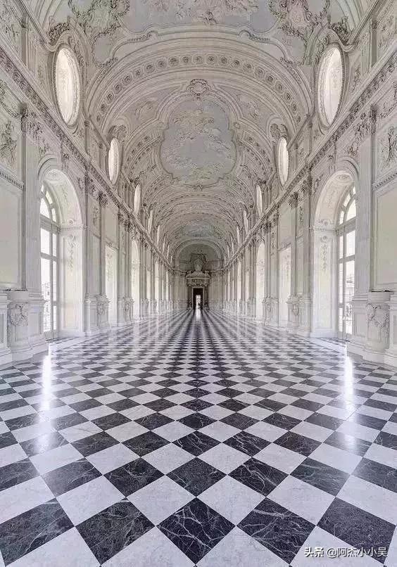 黑白极简瓷砖推荐,黑白瓷砖卫生间图