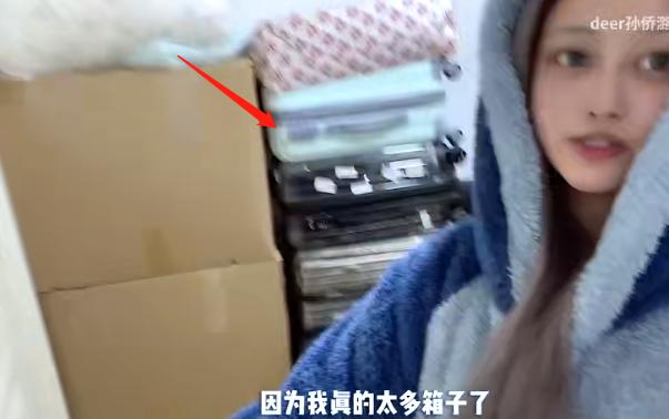 孙侨潞去世前住所曝光，衣帽间全是奢侈品，月租3万养好几只宠物