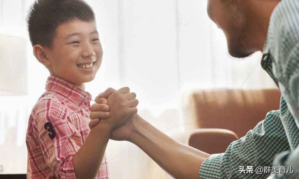 孩子在幼儿园挨打了必须还手吗,如何引导孩子在幼儿园挨打