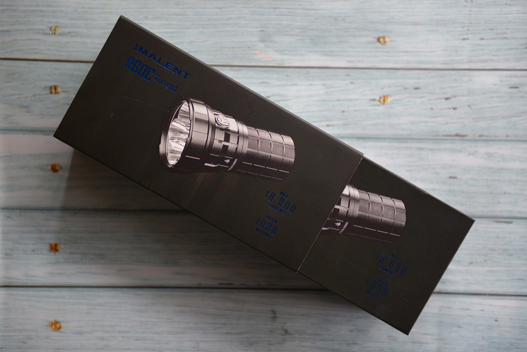 自从拍完这个手电之后,公园里人少了好多