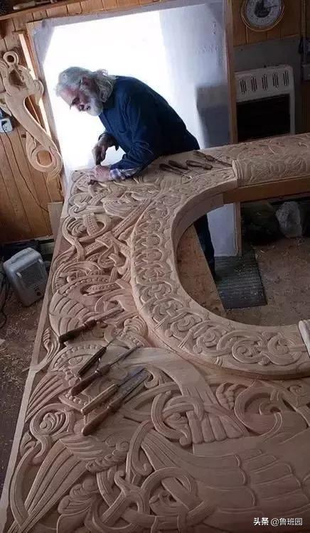 木雕是一门需要技术的艺术，值得尊重