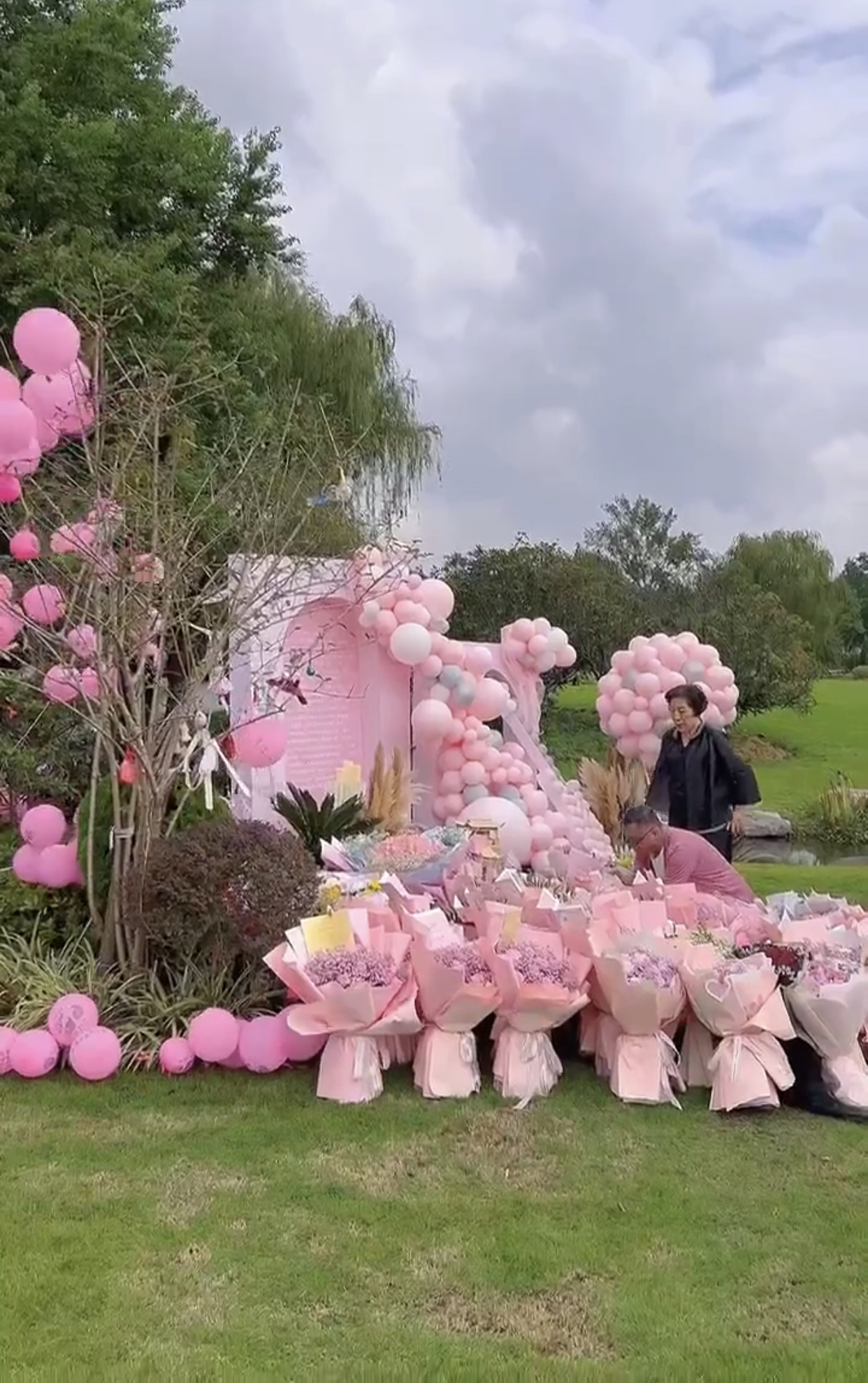 乔任梁生日父母放飞气球,乔任梁出道前过生日