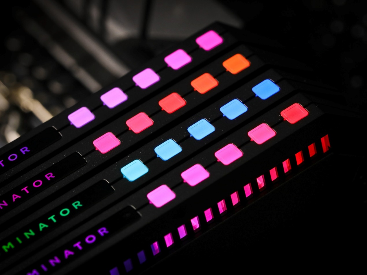 俩根内存条就是双通道吗,两根内存不一样大能组双通道吗