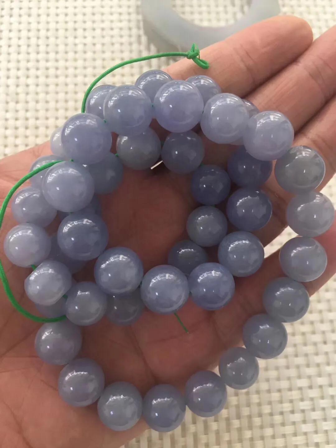 拍卖行的顶级翡翠珠链,拍卖会上的顶级翡翠首饰