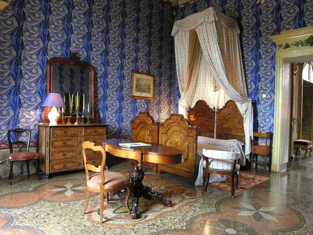 疫情期间住古堡，国外普通女大学生迅速成百万网红，获千万点赞