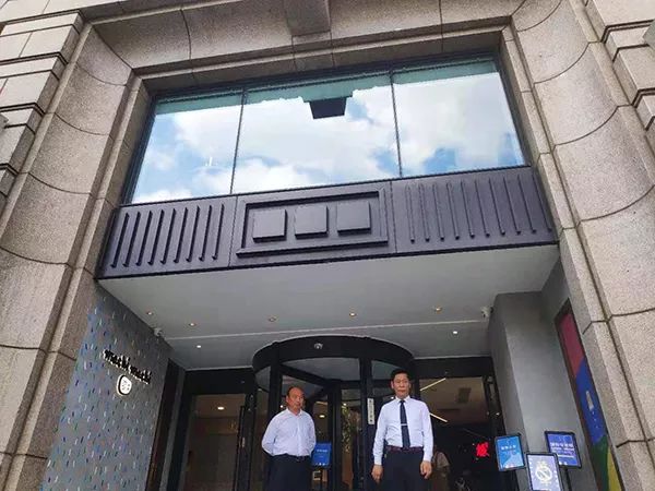 周杰伦奶茶店排队多少人,周杰伦的奶茶排队费