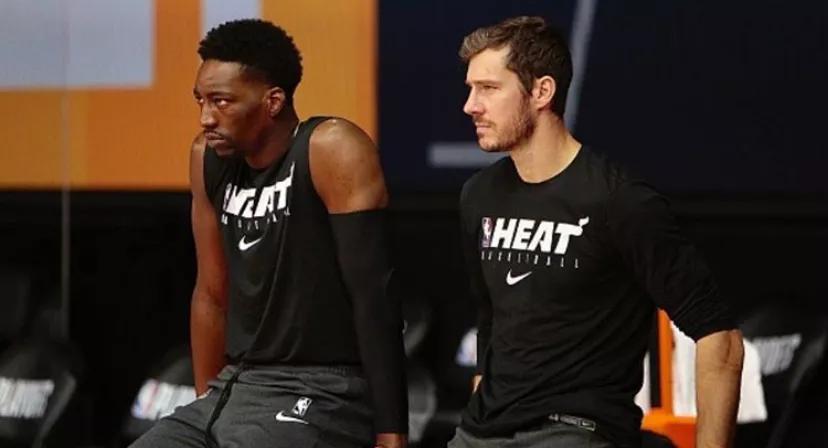 库兹马为什么离谱不看人传球,库兹马为什么不给普尔传球