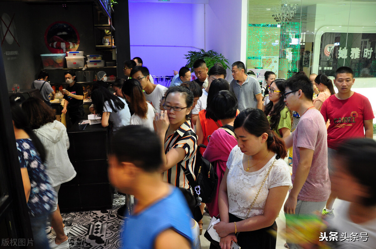 广东老板开酒店十年赚2亿,老板开饭店赌博